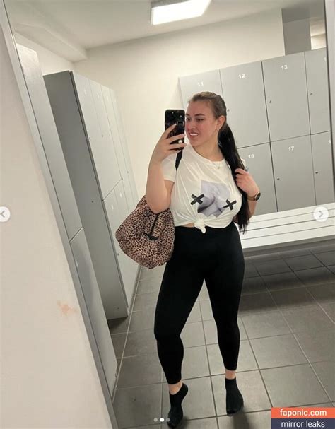 eliz gry boob